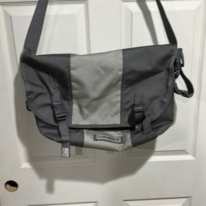 Timbuk2 Classic Messenger Bag; Two-tone grey; Size M